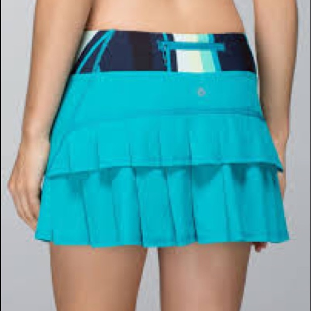 Size 6 pace setter lululemon skirt turquoise